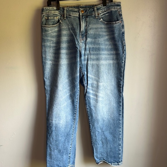 A.n.a Mid Rise Boyfriend Jeans 12 - Picture 1 of 5